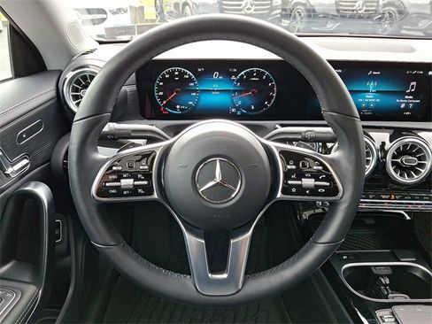 Used 2023 Mercedes-Benz CLA 250 4MATIC image 21
