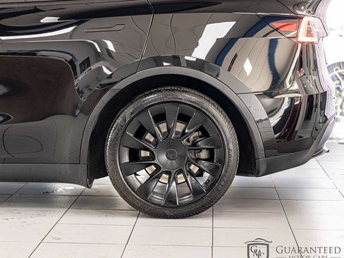 Used 2021 Tesla Model Y Long Range AWD/4WD image 9
