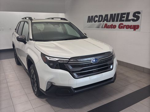 Used 2025 Subaru Forester Premium w/ Convenience Package #1 image 1