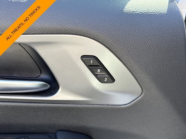 Used 2026 Chrysler Pacifica Select FWD image 24