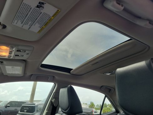 Used 2016 Toyota Corolla S FWD image 17