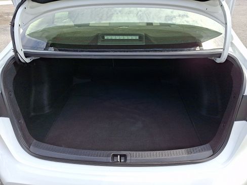 Used 2020 Toyota Corolla LE image 28