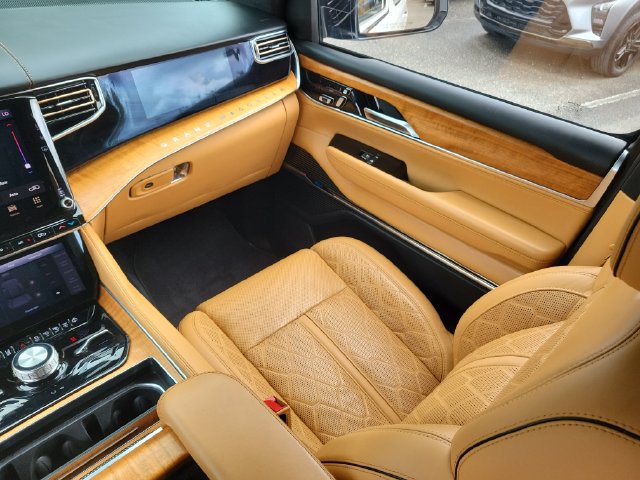Used 2023 Jeep Grand Wagoneer Series III AWD/4WD image 15