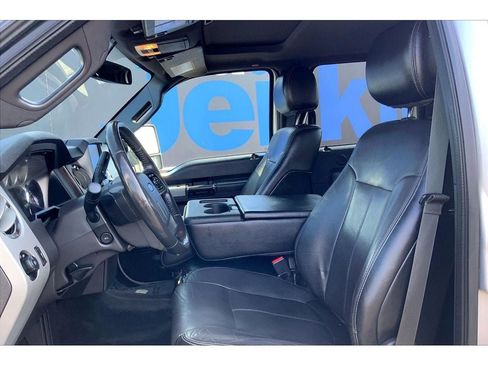 Used 2015 Ford F350 Lariat w/ Lariat Ultimate Package AWD/4WD image 27