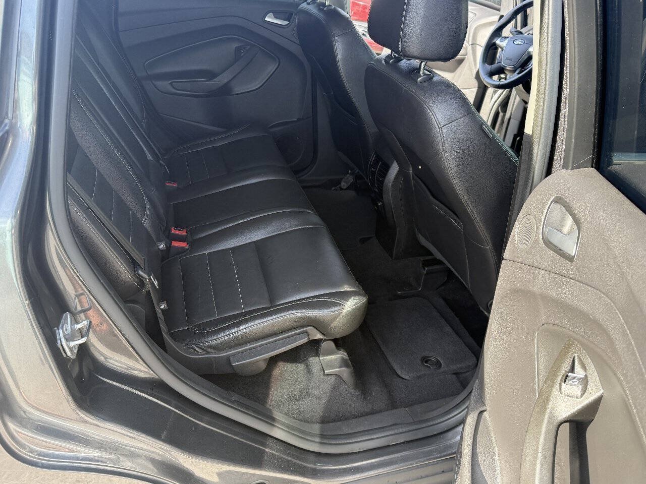 Used 2015 Ford C-MAX SEL w/ Equipment Group 303A FWD image 29