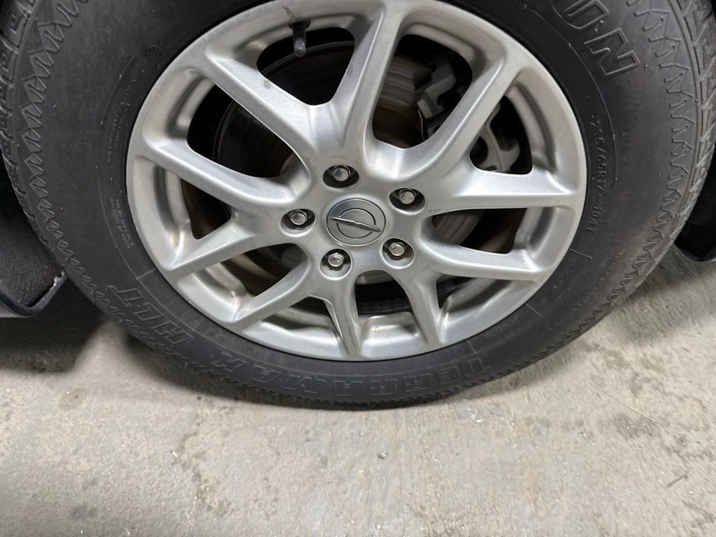Used 2023 Chrysler Pacifica Touring-L FWD image 39
