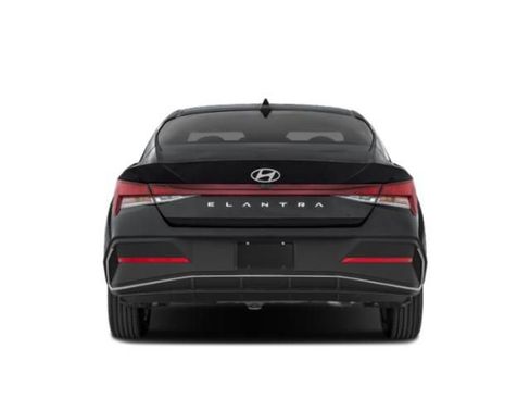 New 2026 Hyundai Elantra SE image 5