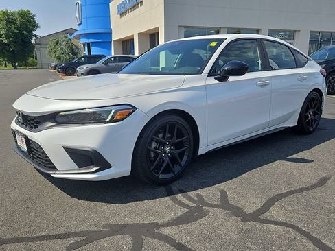 Used 2024 Honda Civic Sport image 3