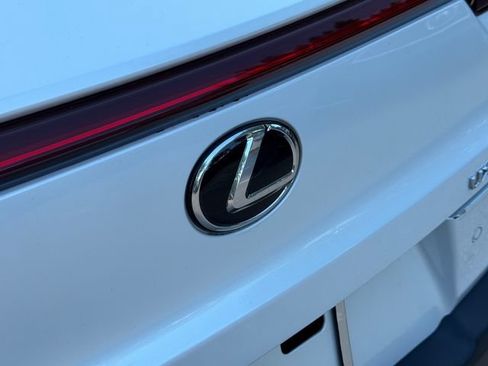 Used 2022 Lexus UX 200 w/ Premium Package FWD image 16