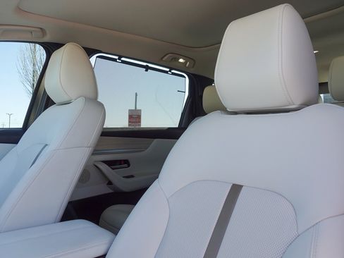 Certified 2024 MAZDA CX-90 Plug-In Hybrid w/ Premium Plus image 11