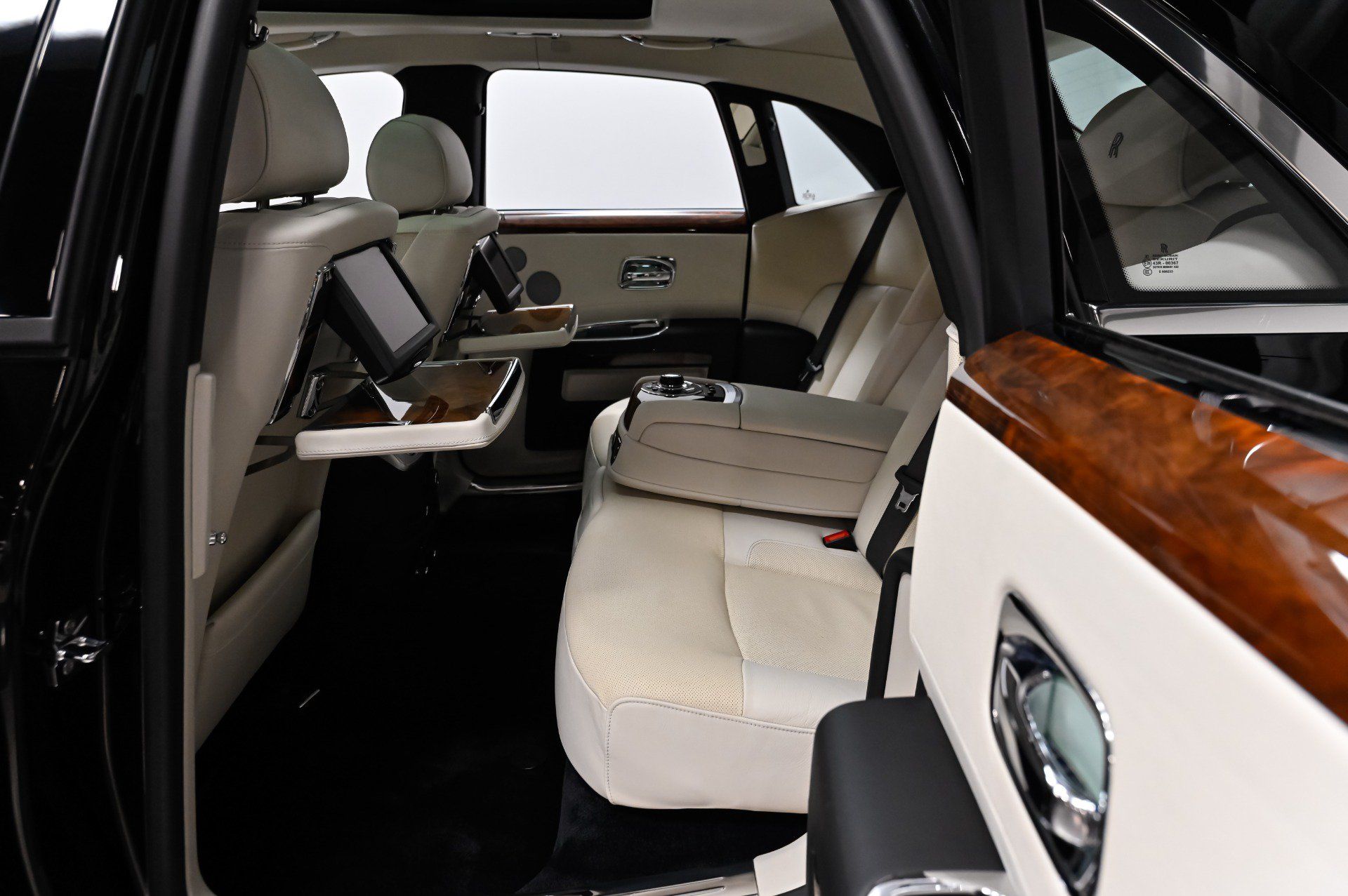 Used 2012 Rolls-Royce Ghost RWD image 42