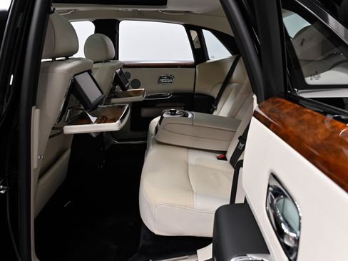 Used 2012 Rolls-Royce Ghost RWD image 42