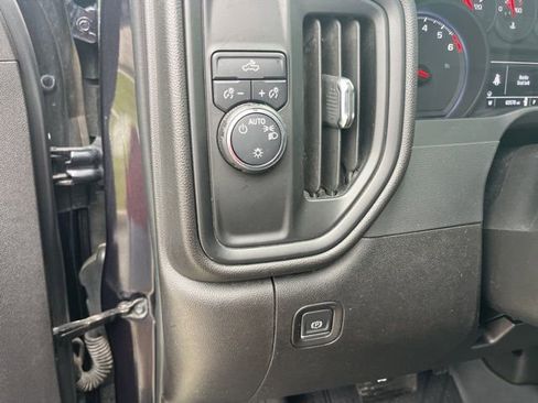 Used 2022 Chevrolet Silverado 1500 Custom image 14