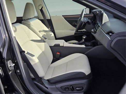 Certified 2025 Lexus ES 350 w/ Premium Package image 12