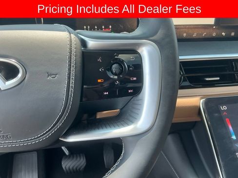 Used 2025 INFINITI QX80 Sensory AWD/4WD image 16