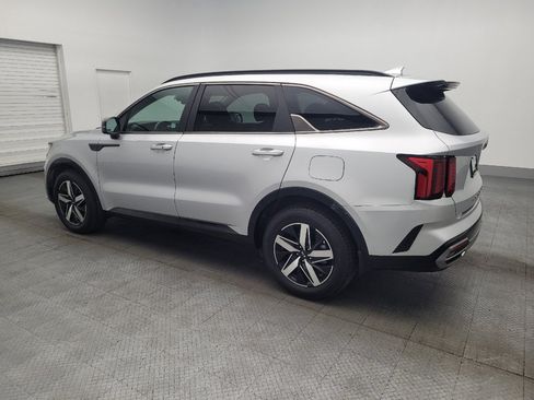 Used 2021 Kia Sorento S w/ Panoramic Sunroof Package image 3