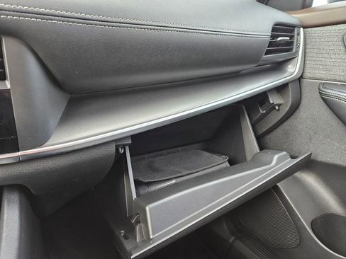 Used 2023 Nissan Rogue SV image 19