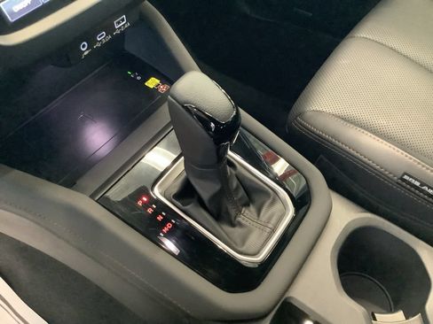 Certified 2025 Subaru Forester Touring AWD/4WD image 17