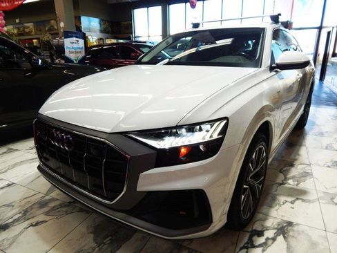 Used 2023 Audi Q8 Premium Plus image 10
