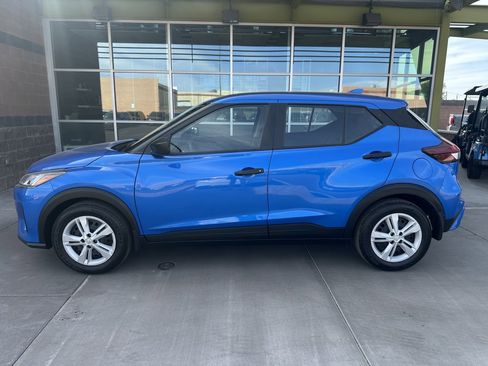 Used 2023 Nissan Kicks S image 6