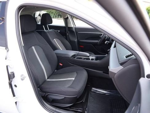 Used 2025 Hyundai Sonata SEL FWD image 27