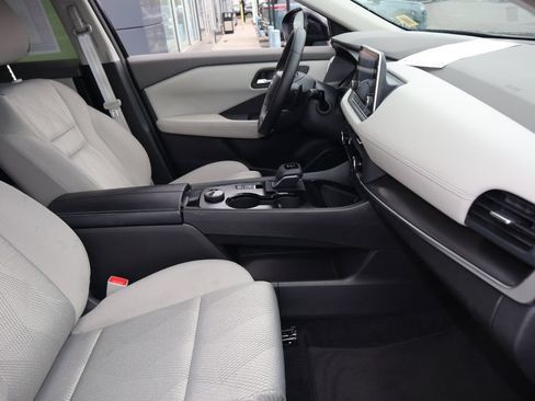 Certified 2025 Nissan Rogue SV AWD/4WD image 23