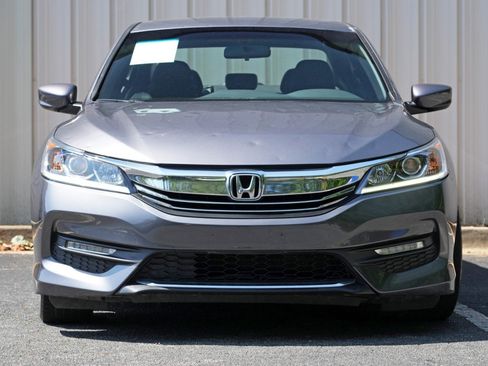 Used 2017 Honda Accord Sport image 6