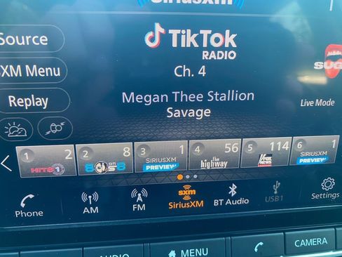 Used 2023 Nissan Rogue SV image 25