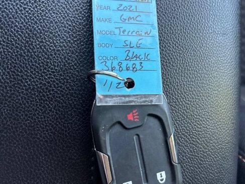 Used 2021 GMC Terrain SLE AWD/4WD image 31