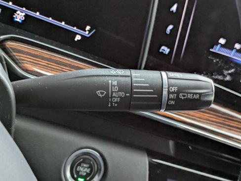 Used 2021 Cadillac Escalade Premium Luxury w/ Driver Assist Tech Package image 21