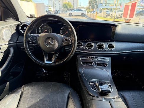 Used 2018 Mercedes-Benz E 300 w/ Premium 1 Package image 10