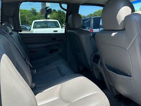 Used 2004 Chevrolet Silverado 2500 LT AWD/4WD image 12