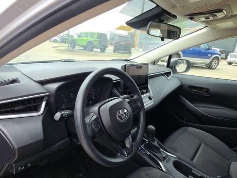 Used 2024 Toyota Corolla LE FWD image 10