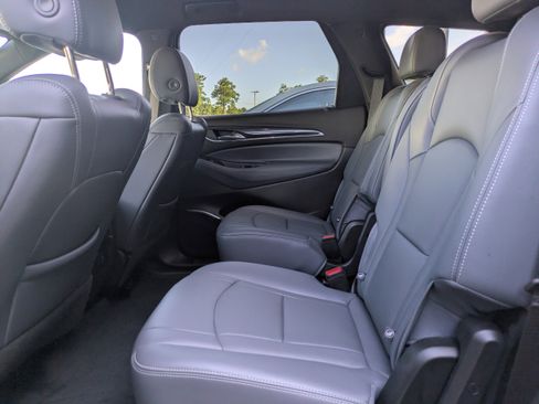 Used 2022 Buick Enclave Essence w/ Sport Touring Edition image 14