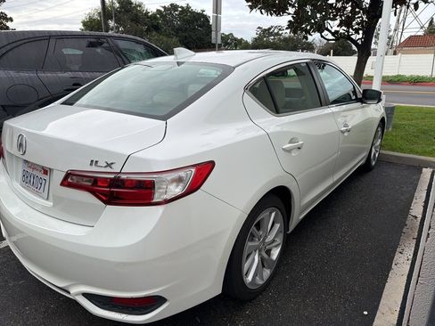 Used 2018 Acura ILX image 8