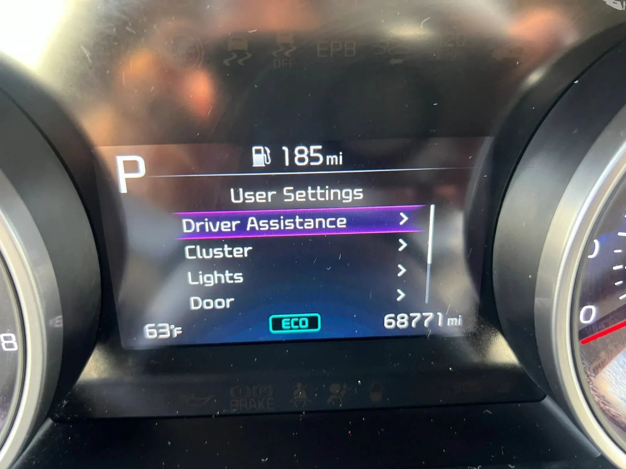 Used 2023 Kia Carnival LX FWD image 18