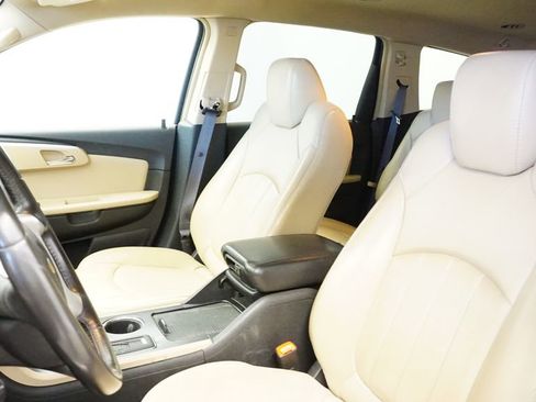 Used 2009 Chevrolet Traverse LTZ image 25