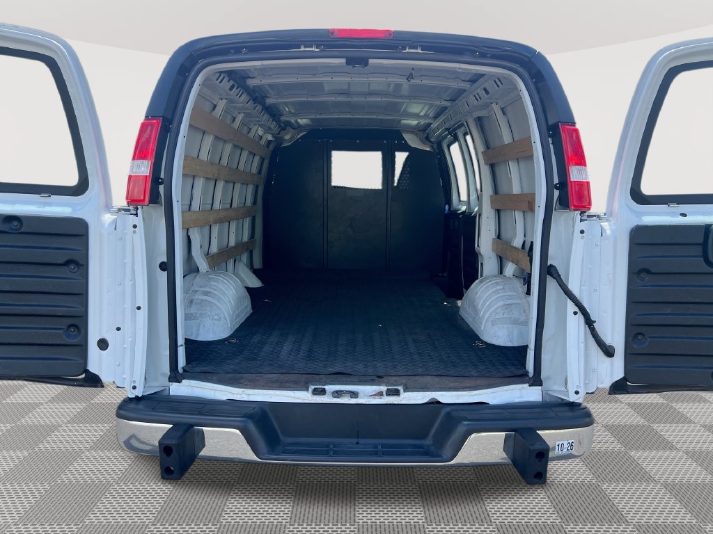 Used 2025 Chevrolet Express 2500 w/ Driver Convenience Package RWD image 19