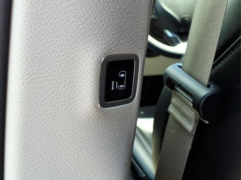 Used 2024 Chrysler Pacifica Limited FWD image 21