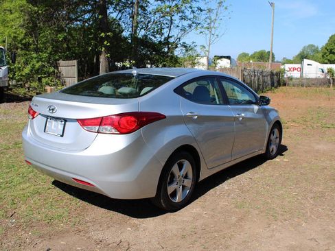 Used 2013 Hyundai Elantra GLS w/ Preferred Pkg image 7