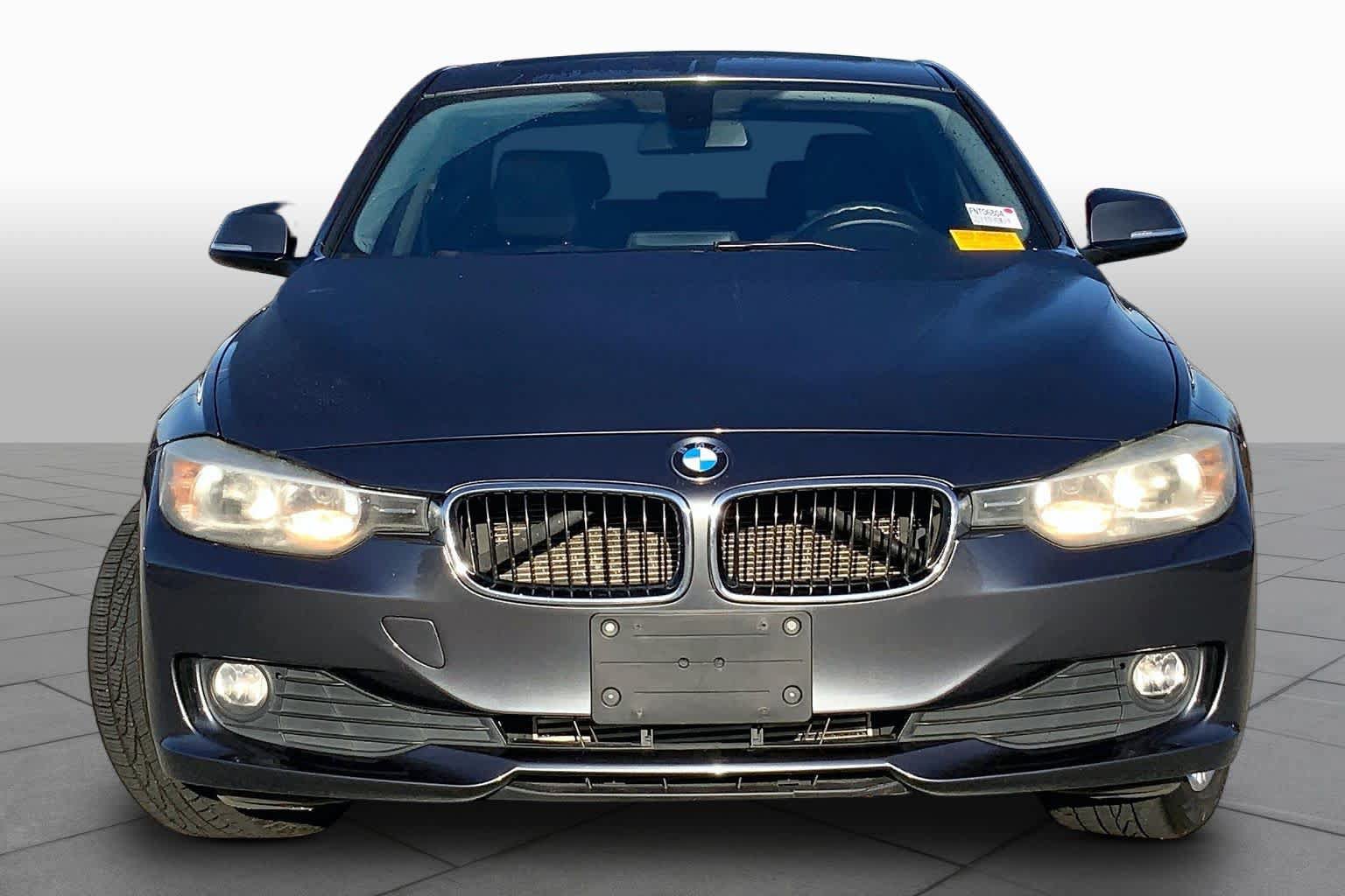 Used 2015 BMW 320i Sedan RWD image 4
