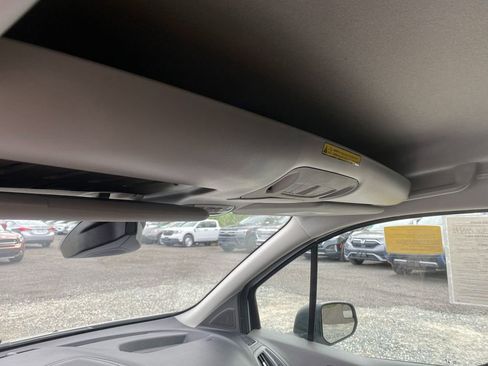 Used 2021 Ford Transit Connect XLT image 24