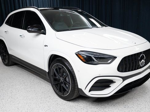 New 2026 Mercedes-Benz GLA 35 AMG 4MATIC image 3