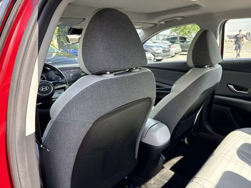 Used 2024 Hyundai Elantra Limited FWD image 14