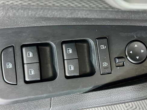 Used 2025 Kia Sportage LX image 15