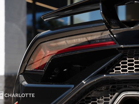 Used 2024 Lamborghini Huracan Tecnica image 12