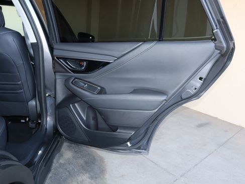 Used 2025 Subaru Outback Limited image 45