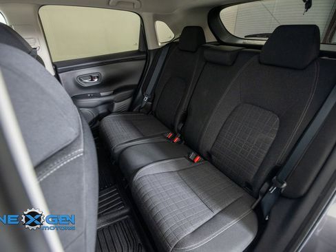 Used 2024 Honda HR-V LX image 32