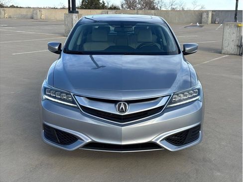 Used 2017 Acura ILX image 2