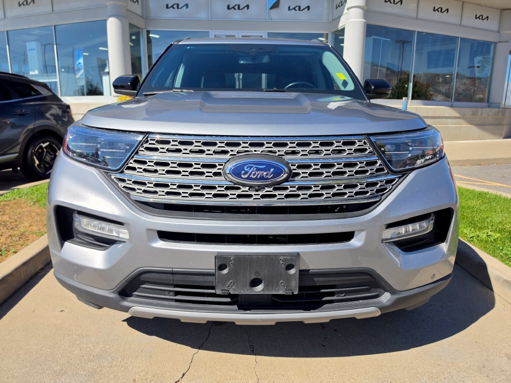 Used 2023 Ford Explorer Limited AWD/4WD image 2